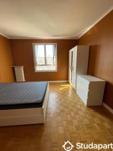 For rent Reims 1 room 12 m2 Marne (51100) photo 0