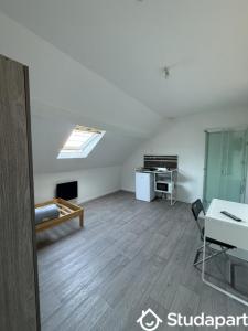 For rent Roubaix 1 room 10 m2 Nord (59100) photo 0