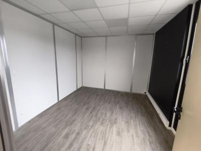 Louer Bureau 52 m2 Cleon