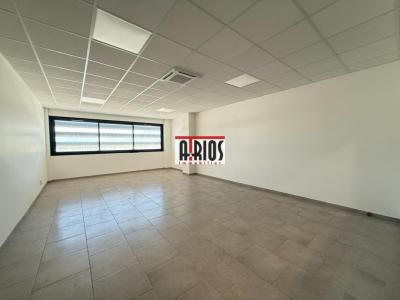 Louer Commerce Crau 82200 euros