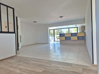 For sale CENTRE BOURG 5 rooms 117 m2 Vendee (85150) photo 4