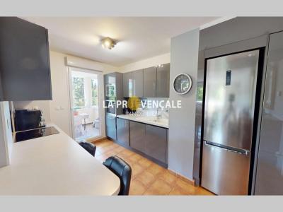For sale Fuveau 4 rooms 99 m2 Bouches du Rhone (13710) photo 3