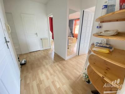 Louer Appartement 100 m2 Seloncourt