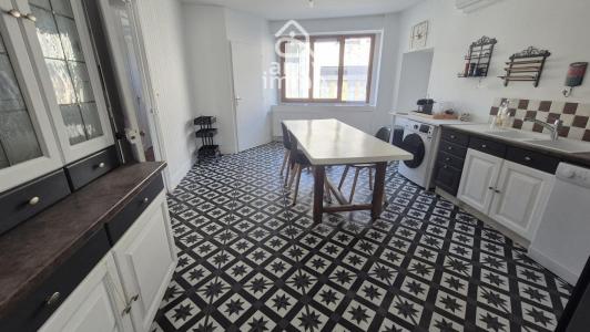 For sale Couronne 6 rooms 131 m2 Charente (16400) photo 3