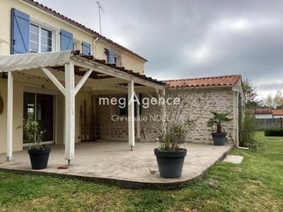 For sale Taillee 8 rooms 205 m2 Vendee (85450) photo 4