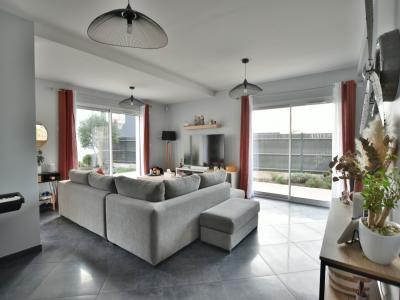 For sale CHOLET R�SIDENTIEL 6 rooms 153 m2 Maine et loire (49300) photo 0