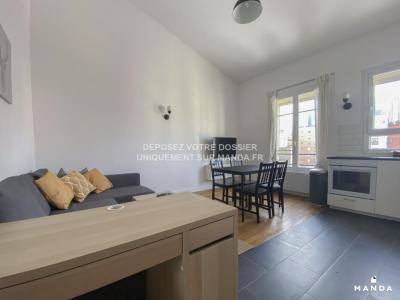 For rent Courbevoie 4 rooms 9 m2 Hauts de Seine (92400) photo 0