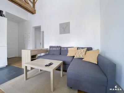 Louer Appartement Courbevoie 676 euros