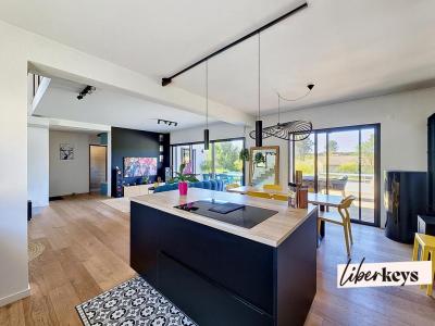For sale Lambesc 4 rooms 124 m2 Bouches du Rhone (13410) photo 2