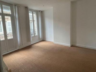 For rent Bordeaux 1 room 36 m2 Gironde (33000) photo 0