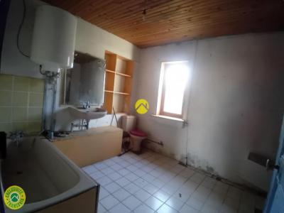 For sale Commentry 2 rooms 134 m2 Allier (03600) photo 2