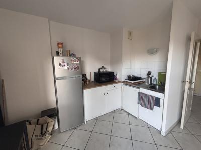 For rent Lyon-7eme-arrondissement 2 rooms 35 m2 Rhone (69007) photo 3