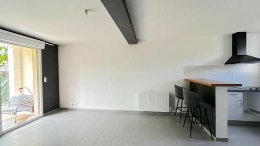 Louer Appartement 46 m2 Saint-seurin-de-cursac