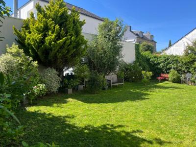 For sale Vannes 8 rooms 237 m2 Morbihan (56000) photo 0