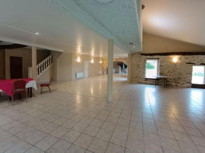 For sale Vannes 20 rooms 1200 m2 Morbihan (56000) photo 3