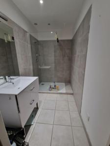 For sale Avignon 6 rooms 150 m2 Vaucluse (84000) photo 2