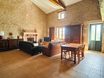 Acheter Maison 146 m2 Civray