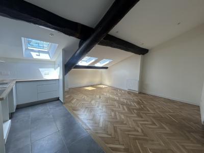 For rent Lyon-2eme-arrondissement 2 rooms 51 m2 Rhone (69002) photo 0