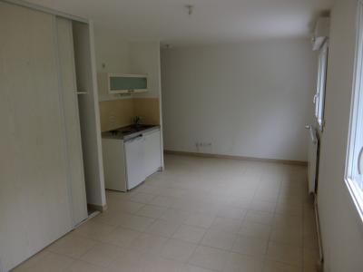 For rent Nantes 1 room 26 m2 Loire atlantique (44300) photo 3
