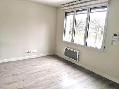 For rent Brie-comte-robert 2 rooms 34 m2 Seine et marne (77170) photo 0