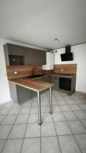 Louer Appartement 54 m2 Saint-pierre-en-faucigny