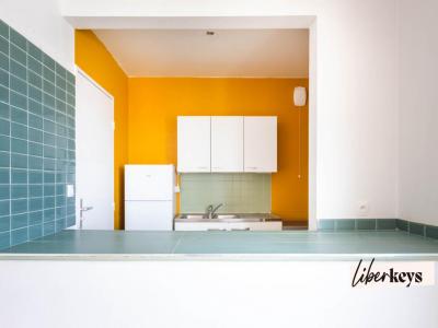 For sale Montigny-le-bretonneux 2 rooms 40 m2 Yvelines (78180) photo 3