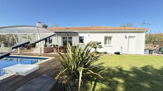 For sale PROX. BOURG ET COMMERCES 10 rooms 140 m2 Vendee (85150) photo 0
