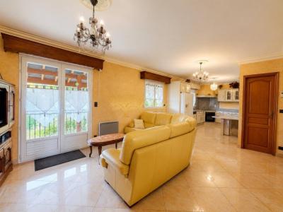 For sale Pontault-combault 8 rooms 188 m2 Seine et marne (77340) photo 2