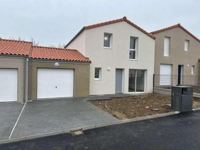 For sale Cholet 4 rooms 85 m2 Maine et loire (49300) photo 0