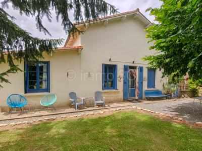 For sale Chef-boutonne 8 rooms 195 m2 Deux sevres (79110) photo 0
