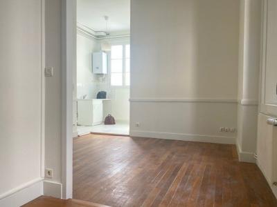 Louer Appartement 28 m2 Lyon-6eme-arrondissement