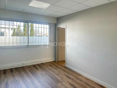 Louer Commerce 300 m2 Lons