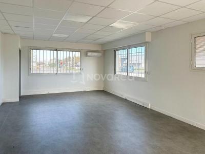 Louer Commerce Lons 54000 euros