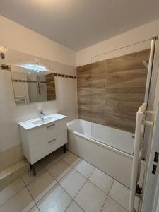 For rent AV D 'ASSAS 2 rooms 40 m2 Herault (34000) photo 3