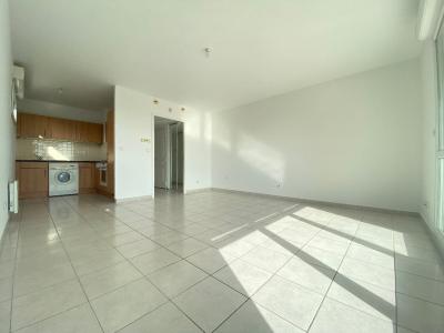 Louer Appartement Saint-laurent-du-var 997 euros