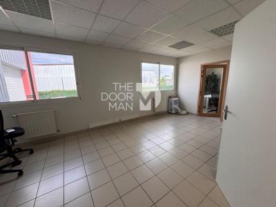 Acheter Bureau Laval 320000 euros