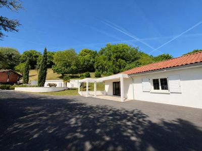 For sale Angouleme 4 rooms 154 m2 Charente (16000) photo 0