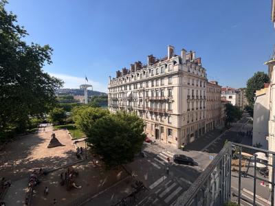 For sale Lyon-7eme-arrondissement 5 rooms 201 m2 Rhone (69007) photo 0