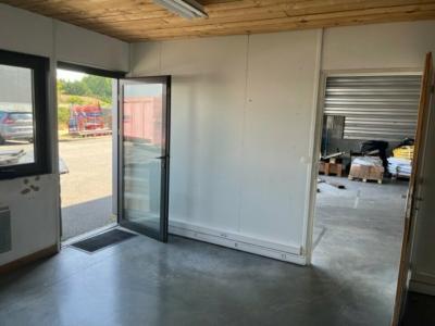 Louer Commerce 800 m2 Bassens