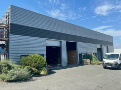 Annonce Location Commerce Bassens 33