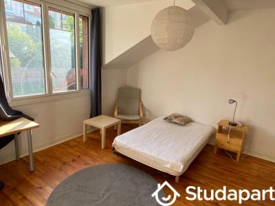 Louer Appartement 20 m2 Saint-etienne