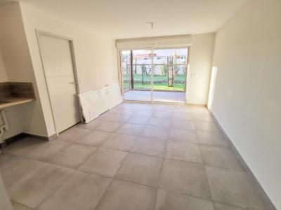 For rent Villeneuve-les-avignon 2 rooms 45 m2 Gard (30400) photo 0