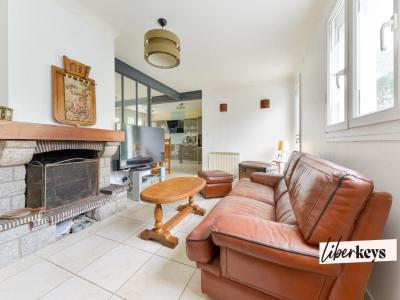 For sale Sautron 5 rooms 141 m2 Loire atlantique (44880) photo 2
