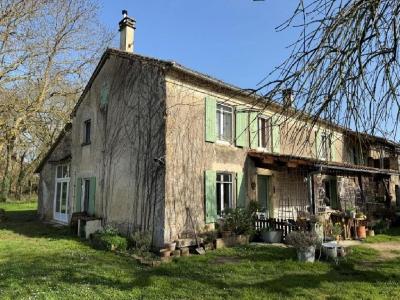 For sale 5 rooms 150 m2 Charente (16240) photo 0