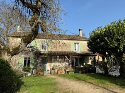 For sale 5 rooms 150 m2 Charente (16240) photo 2