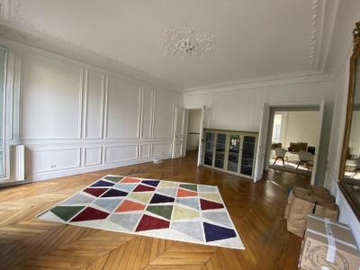 Louer Appartement 113 m2 Paris-3eme-arrondissement