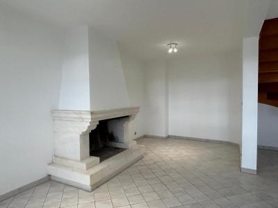 Louer Appartement 64 m2 Ennery