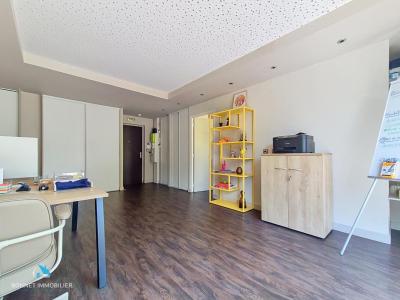 Louer Commerce 51 m2 Chamalieres