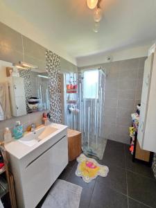 For sale Plouhinec 4 rooms 103 m2 Morbihan (56680) photo 3