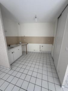 For rent Vatan 2 rooms 47 m2 Indre (36150) photo 3